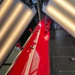 Delle am Fahrzeug – Das Automobil Enns